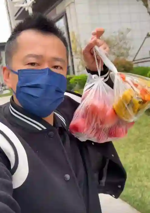 这一次，老夫配少妻的“残酷现实”，在41岁的李嘉明身上得到印证