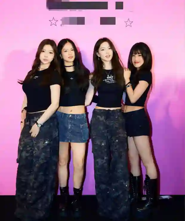 贾静雯钟丽缇女儿同台，美腿修长吸睛尽显青春时尚