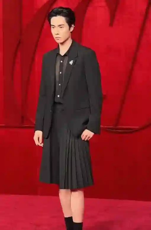 芭莎红毯镜头下的女星，真实堪比照妖镜，杨幂躲了，孙俪扛住了