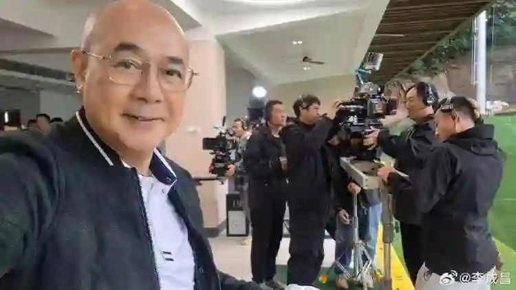 TVB老戏骨续约后获公司安排连拍两剧，曾三度被挖角，誓死效忠TVB不离巢