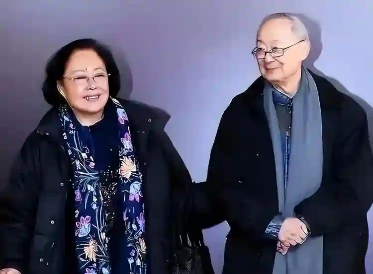落地的普思不如鸡，瑞士丈夫去世后，回国的斯琴高娃成了