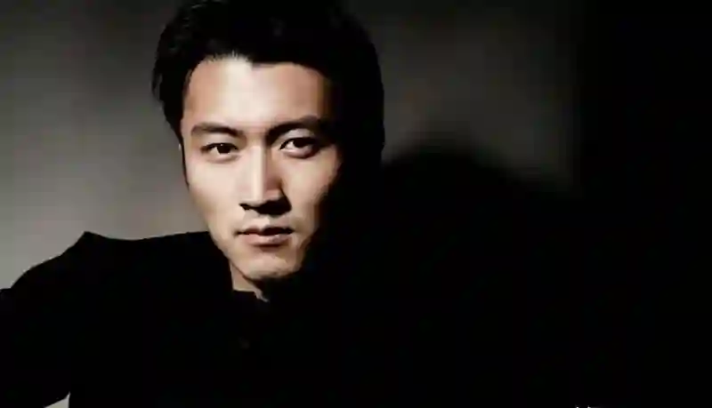 王杰是谁毒哑的？24年后王晶讲述“真相”，谢贤为此曾背黑锅多年