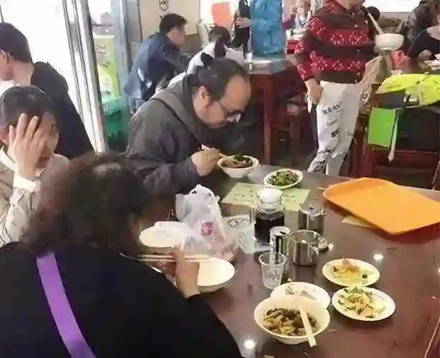 王菲窦唯北京往事：青春时爱上的人，要用多少个十年才能释怀？