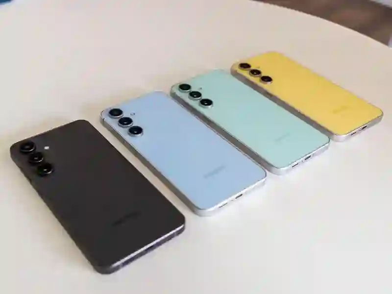 三星Galaxy S25 FE手机被曝配1200万像素前摄，首次看齐标准版Galaxy S系列