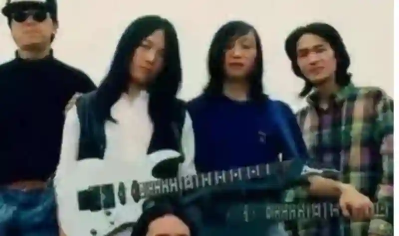 杨娜抛夫嫁富商 30 年，刀郎 