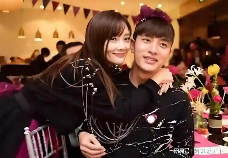 离婚六年后，贾乃亮和李小璐首次甜蜜游玩，或将为孩子重新复合