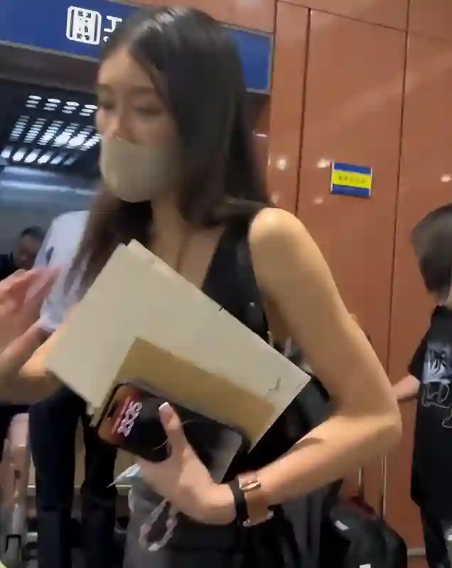 章子怡一觉醒来天塌了！知名导演曝一线女星耍大牌，网友细扒炸锅