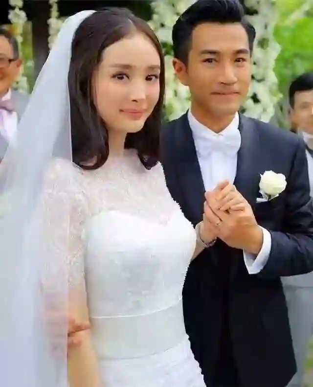 赵丽颖冯绍峰复婚了？小号被扒至今未换情头多次同框，双方未回应