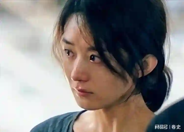 事实证明，“不合群”的刘亦菲和赵丽颖，才是娱乐圈真正的聪明人