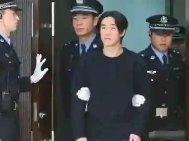 42岁房祖名近况罕曝光！发际线严重后移，被指比71岁成龙更显老态