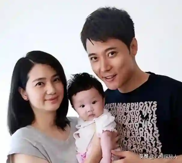 被大佬捧上位，与富商闪婚闪离，未婚生子遭抛弃的她，后来怎样？