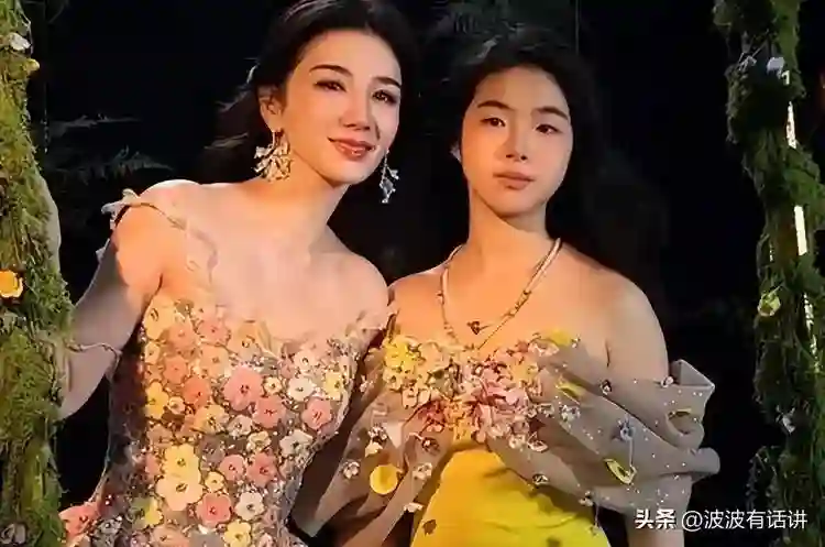 没想到，黄奕才11岁的女儿身高就跟她不相上下，可惜长相太像爸爸