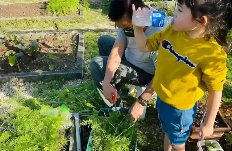 尔冬升父女俩相差61岁！曾分手张曼玉余安安两次离婚