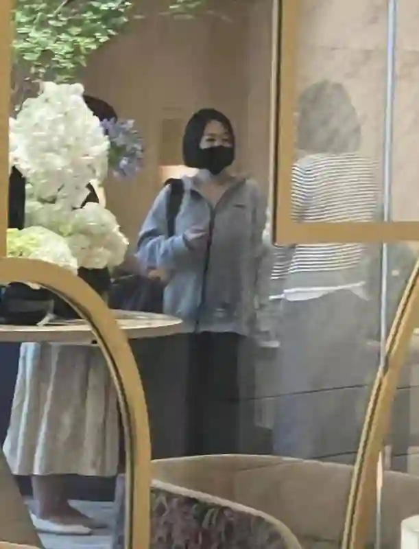 大S去世4个月，小S现身具俊晔老家，近照曝光，状态心情都很差