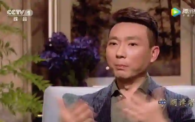 康辉哽咽，撒贝宁落泪，朱迅痛哭...孩子，你的一生，只欠父母！