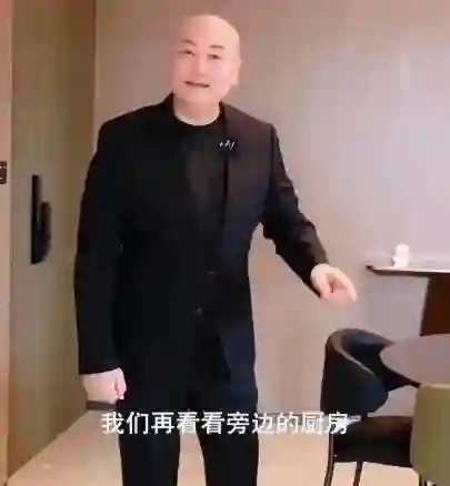 72岁“唐僧”开始卖房！和陈丽华33年感情成笑话，百亿财产成空？