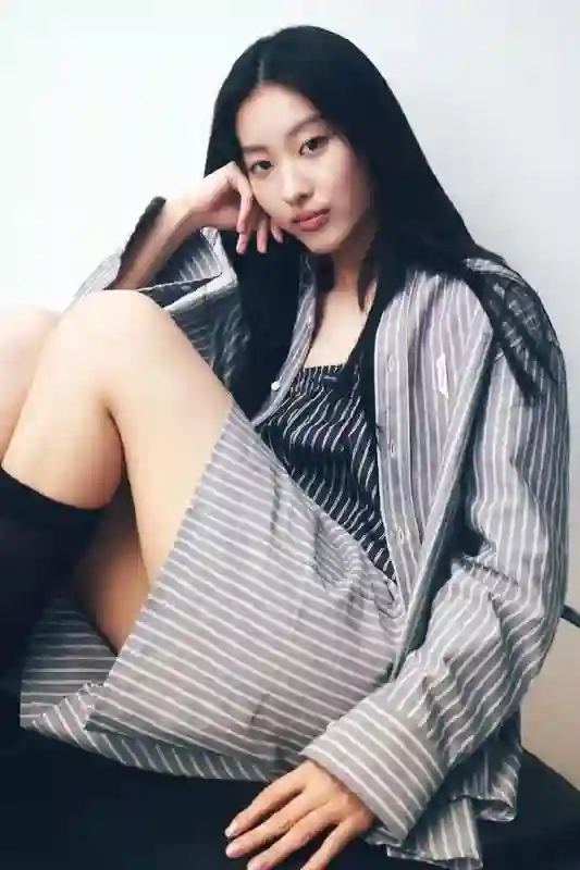 陈奕迅女儿出道照，五官结合了爸妈优点，网友：有全智贤那味了
