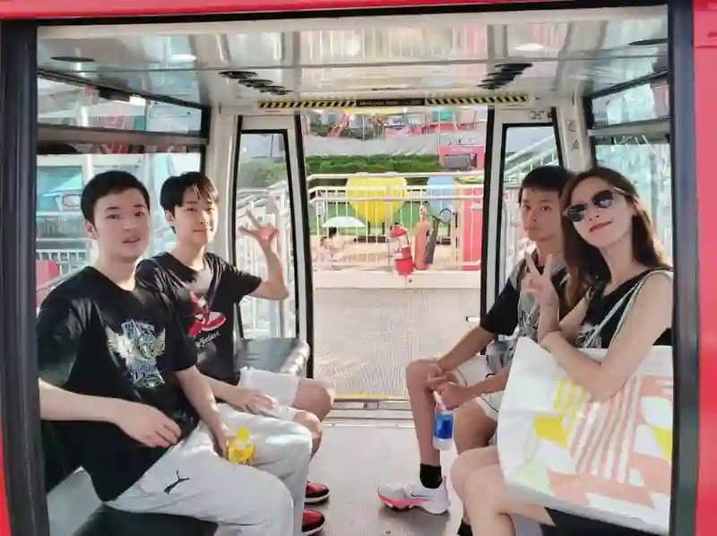 马景涛与吴佳尼离婚8年：他单身事业暗淡，她独自带两个儿子生活