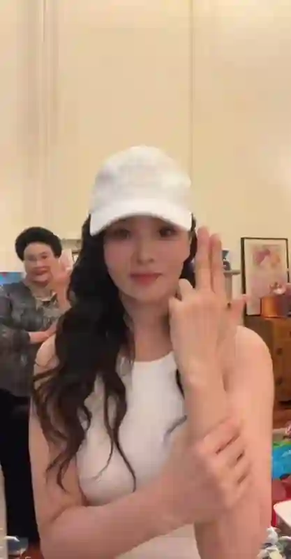 伊能静：我从来没有打算和秦昊白头偕老，两个人一定要锁死一辈子