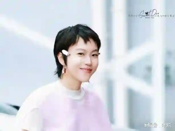 王菲教育好成功！李嫣唇裂痊愈自信满满，窦靖童“天后”范儿十足