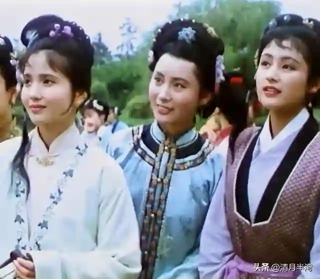 陈红脸平泪沟深算顶级美女吗？看她和周海媚、章子怡合照自有分晓