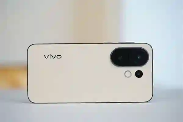 6.31英寸小直屏，vivo S30 Pro mini图赏