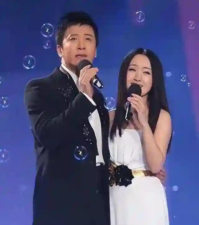 他8次上春晚，作死被捕入狱，今56岁<em>无人</em>问津，老搭档也断了联系