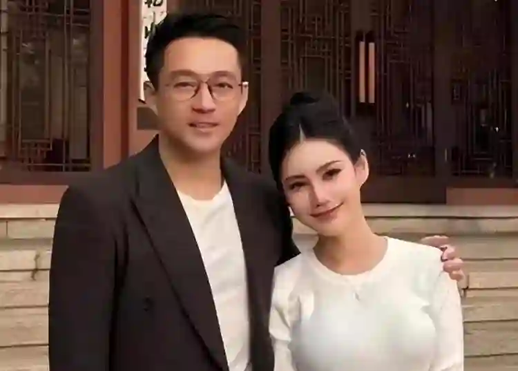 大S孩子正脸照曝光，玥儿长得太像大S，汪小菲一招和S妈划清界限