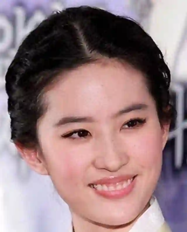 一张嘴“毁”掉整张脸，7位明星亲证，嘴巴如何影响颜值