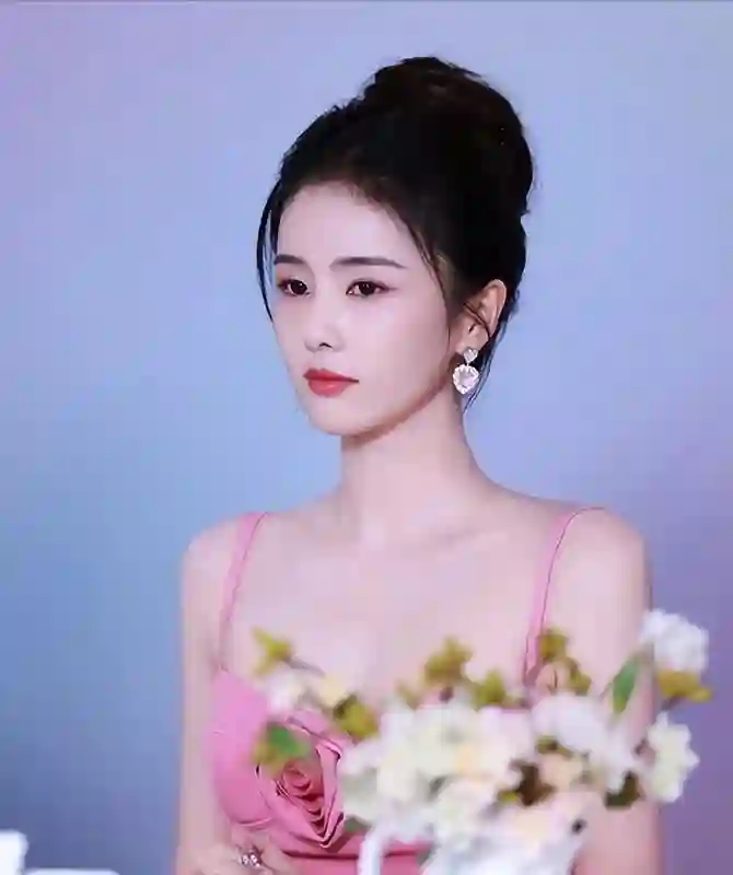 无滤镜下，王琳腊肉脸忍了、戚薇机器脸忍了、萧亚轩老鹰脸没忍住