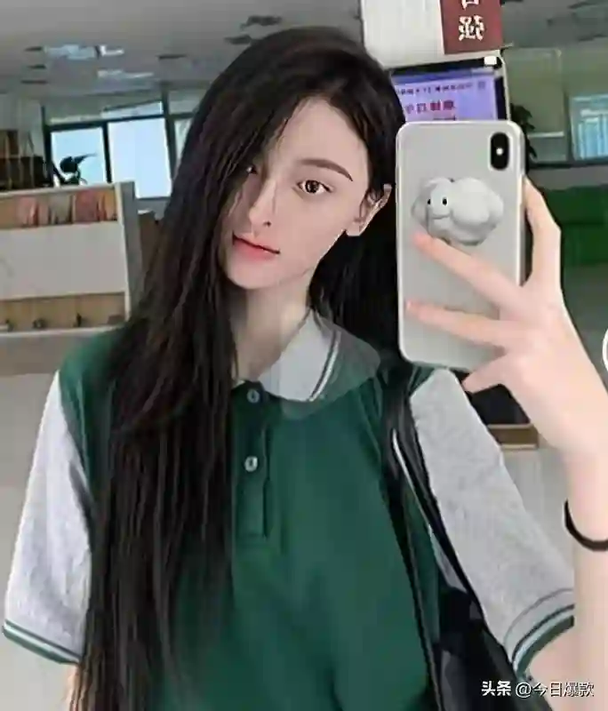 听障女生颜值像AI引争议！微调3处被网暴非人类，真人露面了！