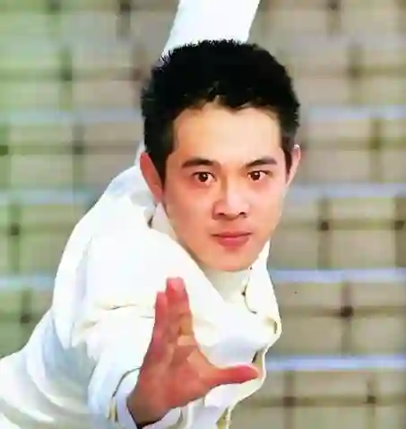 不露面不知道，一露面吓一跳！这些明星怎么突然老得连面相都变了