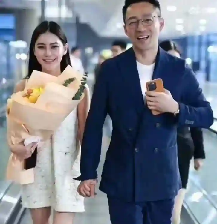 曝汪小菲将带一对儿女定居上海？S妈16个字回应，两家之间疑似断联