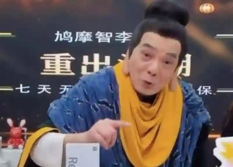 网上唯一不招人烦的“卖惨”，是这娱乐圈女神退圈摆摊