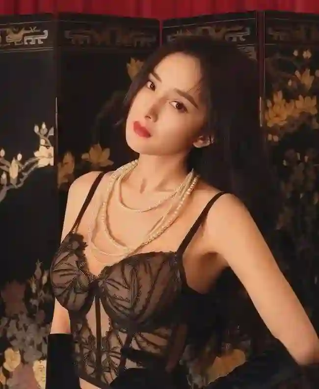 杨幂，这身材也太顶了，形象多变