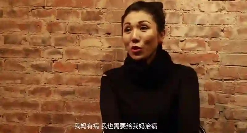 17岁被性侵，34岁成老鸨，49岁嫁名导，她凭什么一手烂牌打成王炸