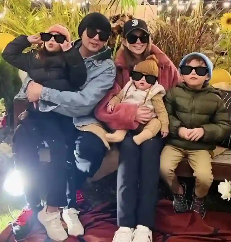 面相变了！看到47岁一脸国泰民安的侯佩岑，才明白昆凌“差”在哪