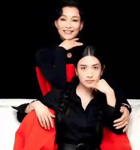 毕业即出道！陈冲宣布小女儿进军演艺界，网友：就在美国演别回国