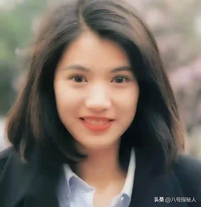 得罪成龙、骂过王晶，承认做“小三”，“霸王花”的人生有多豪横