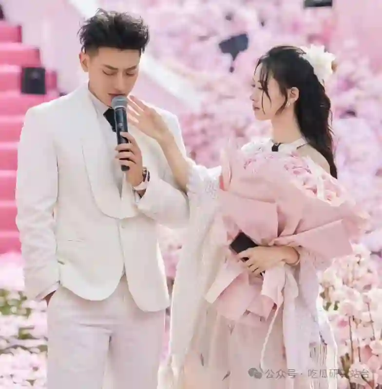 黄子韬分享陪徐艺洋试婚纱，这波狗粮我吃定了！