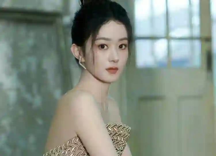 有人欢喜有人忧！赵丽颖深夜连发三条动态，三字回应与赵德胤关系