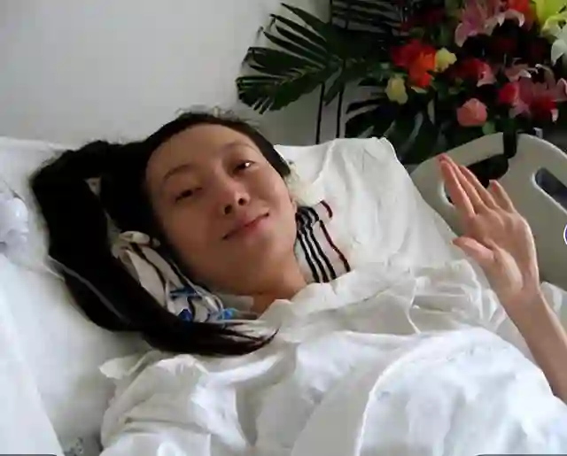 张艺谋：我最愧疚的不是巩俐，更不是陈婷，而是为我终身瘫痪的她