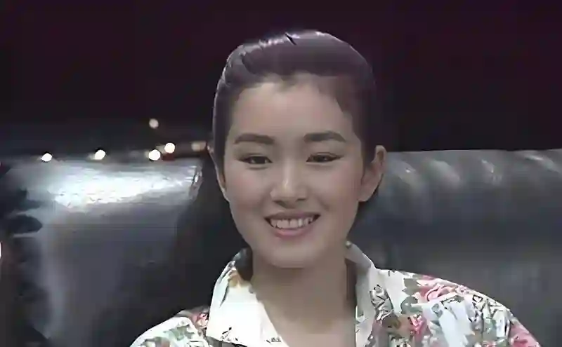 60岁巩俐惊艳身材，状态逆天吸睛，网友：谁还敢大吃特吃？