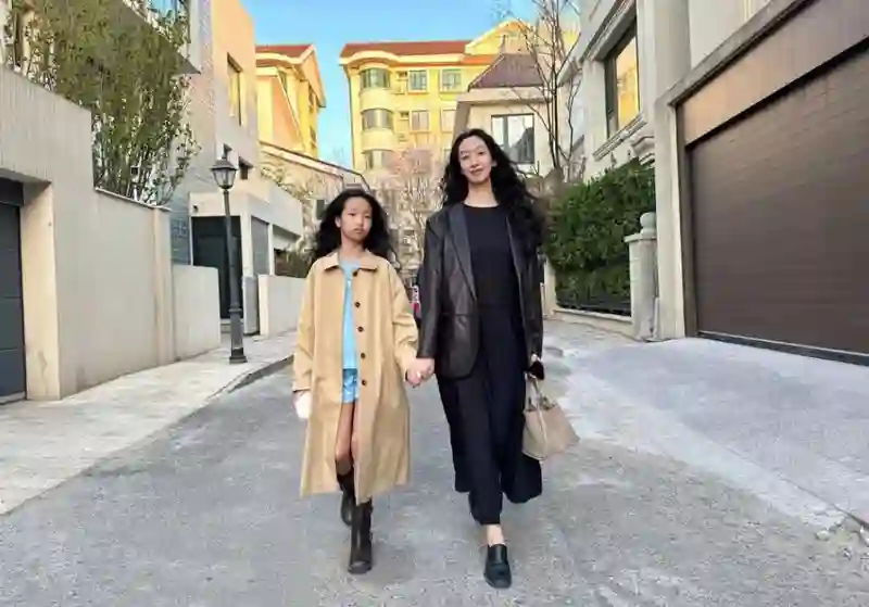 还记得黄觉的儿子小核桃吗，比爸爸还高了？