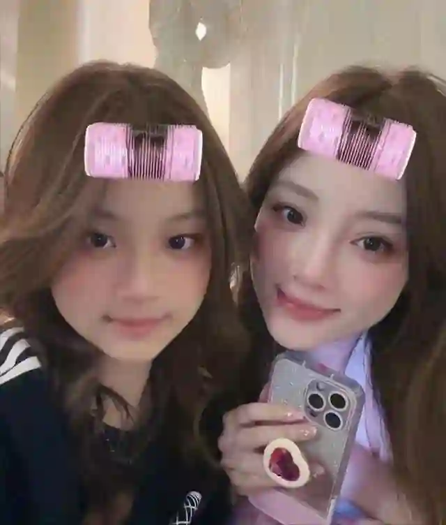 贾乃亮甜馨端午合体炫粽！父女复制粘贴脸，12岁甜馨素颜美翻