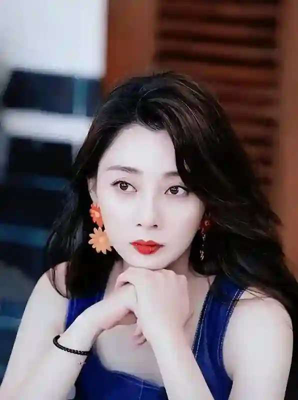 殷桃：演员中的女老板，有过多段情史，如今早已过上神仙般的生活
