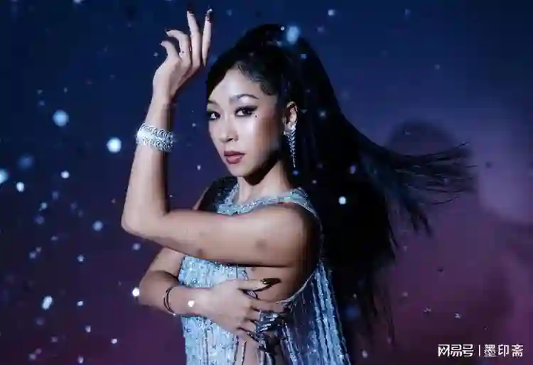 满嘴谎话，知三当三，娱乐圈的虚伪在吉克隽逸身上体现得淋漓尽致