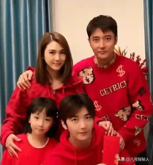 被大佬捧上位，与富商闪婚闪离，未婚生子遭抛弃的她，后来怎样？