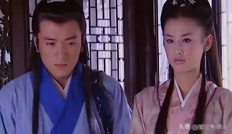 离婚3个月后，黄圣依晒15岁照片，少女期一脸青涩，从小美到大啊
