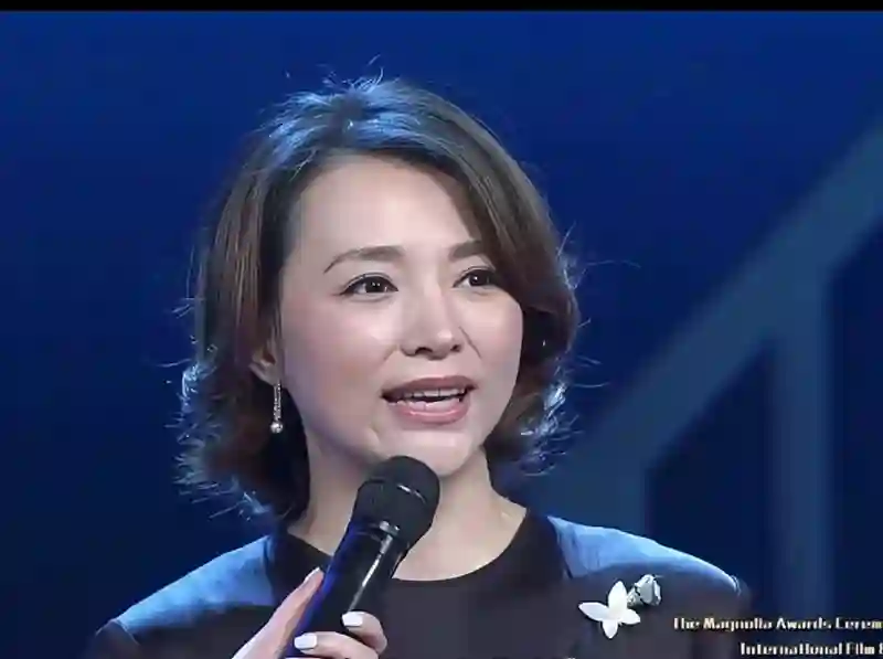 穿衣自由，生活自在，再见董卿，中年女性最羡慕的模样